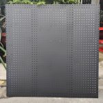Tấm tôn đục lỗ cài móc treo phụ kiện - 1mx1m