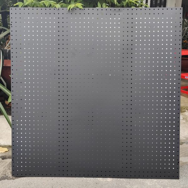Tấm tôn đục lỗ cài móc treo phụ kiện - 1mx1m