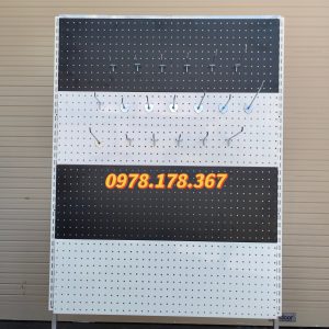 Tấm tôn đục lỗ gắn thanh ray treo phụ kiện đa năng