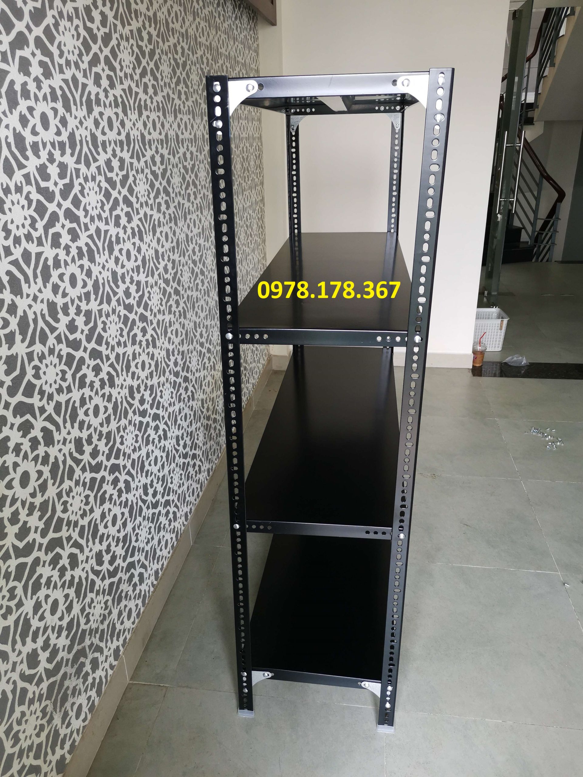 Kệ sắt V lỗ đa năng