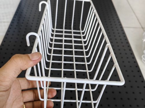Rổ sắt cài khung lưới đựng đồ đa năng