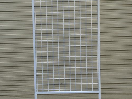 Khung lưới 1.2mx60 có chân màu Trắng