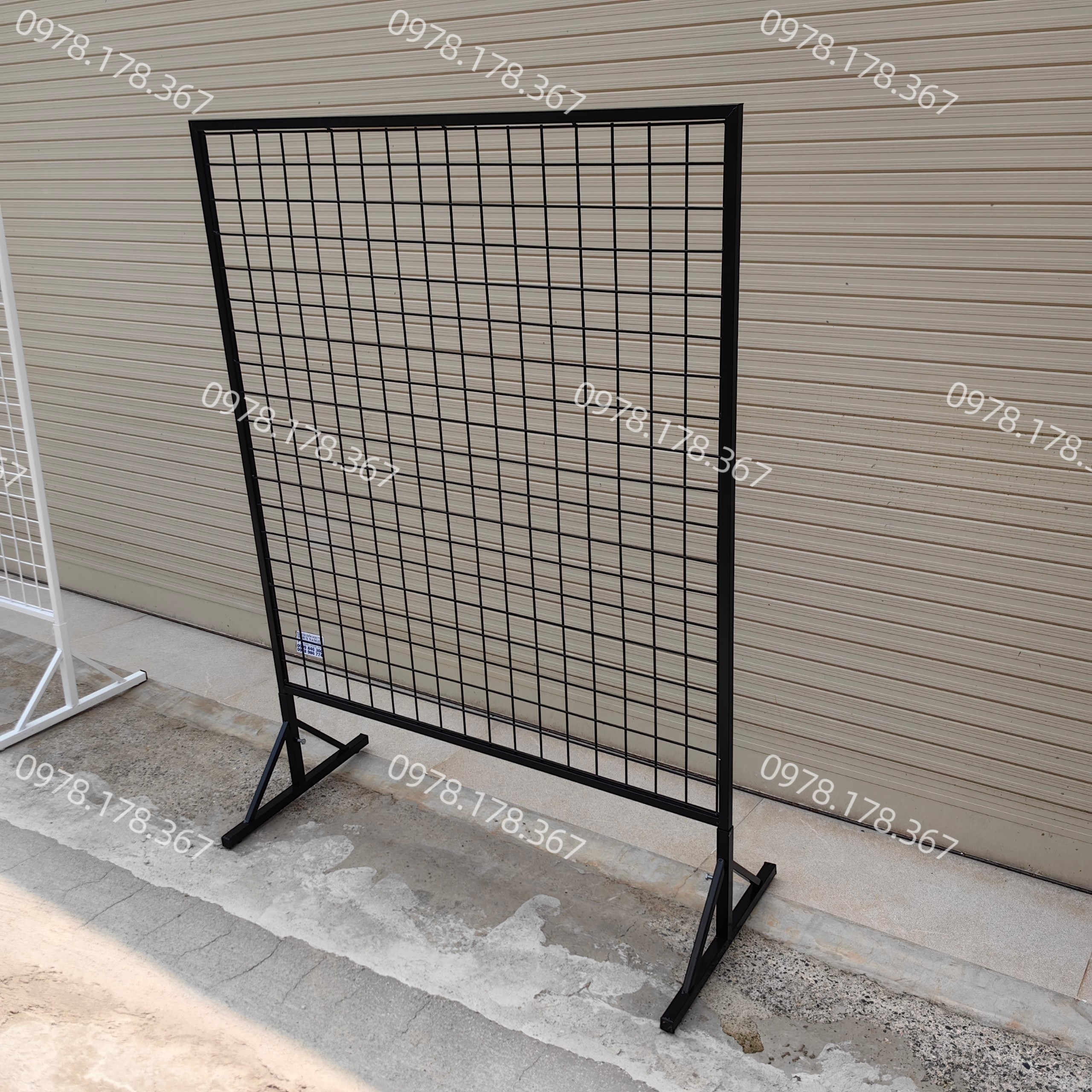 Khung lưới có chân 1.2mx90 sơn tĩnh điện cao cấp