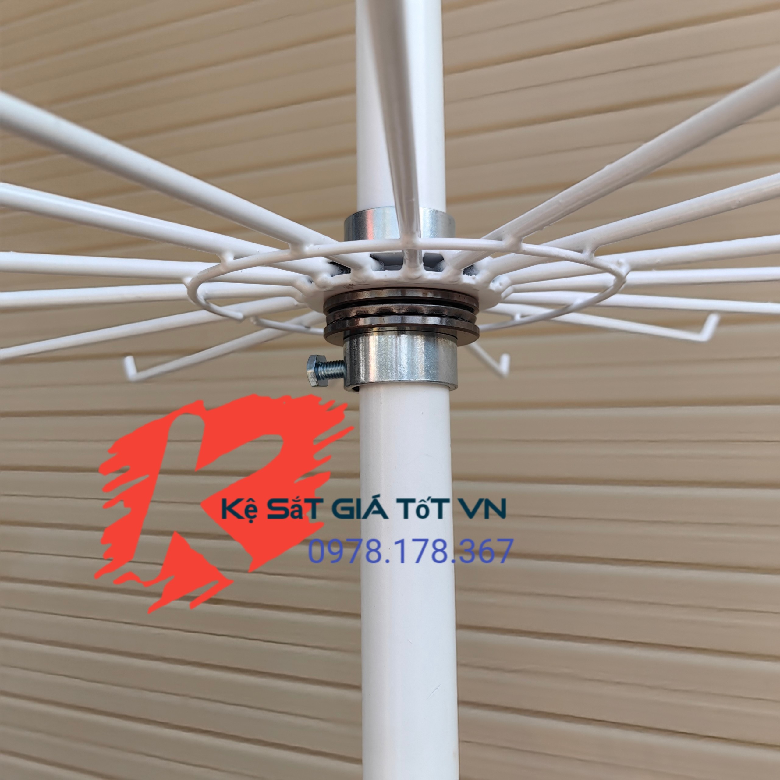 Khung xoay 360 độ treo phụ kiện đa năng