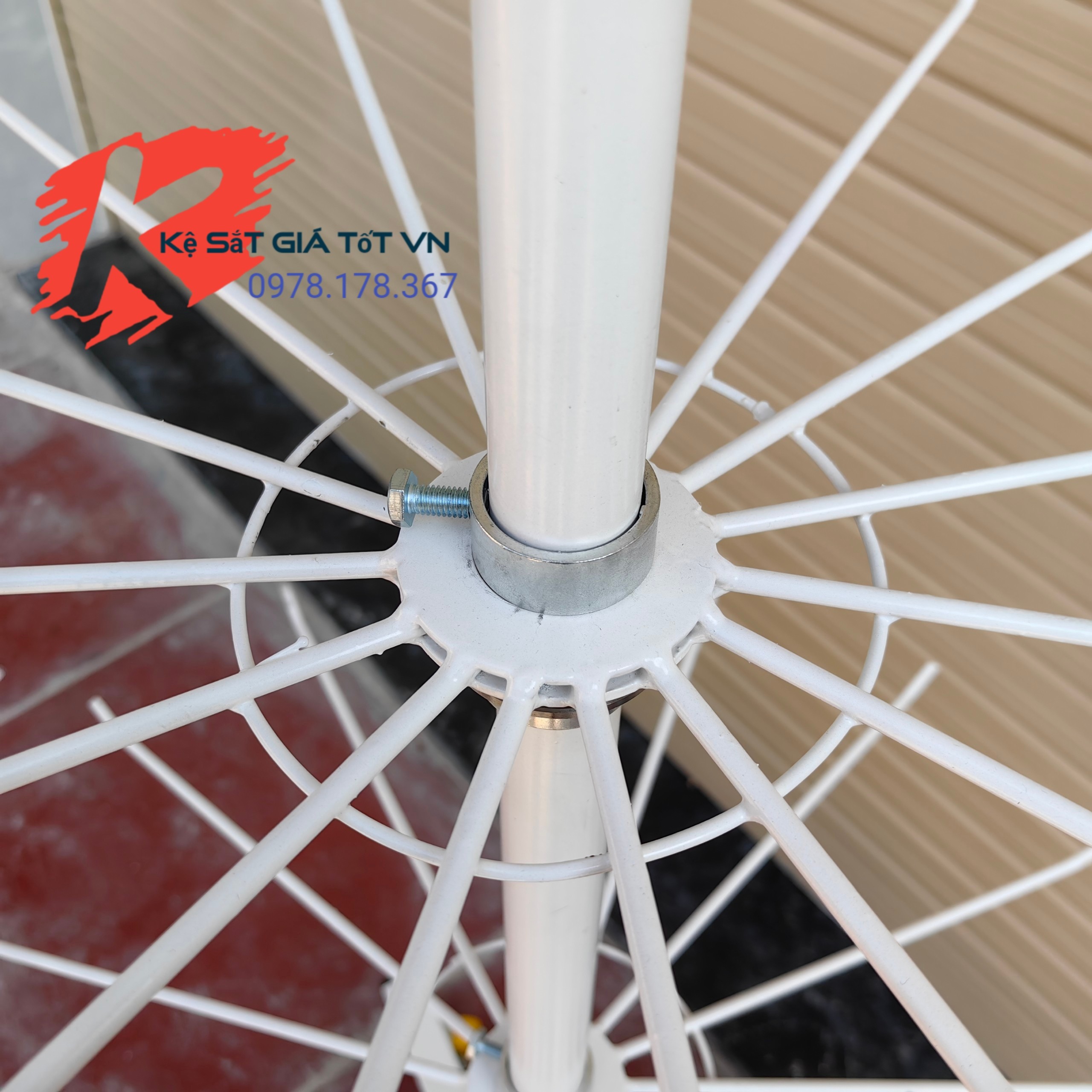 Khung xoay 360 độ treo phụ kiện đa năng