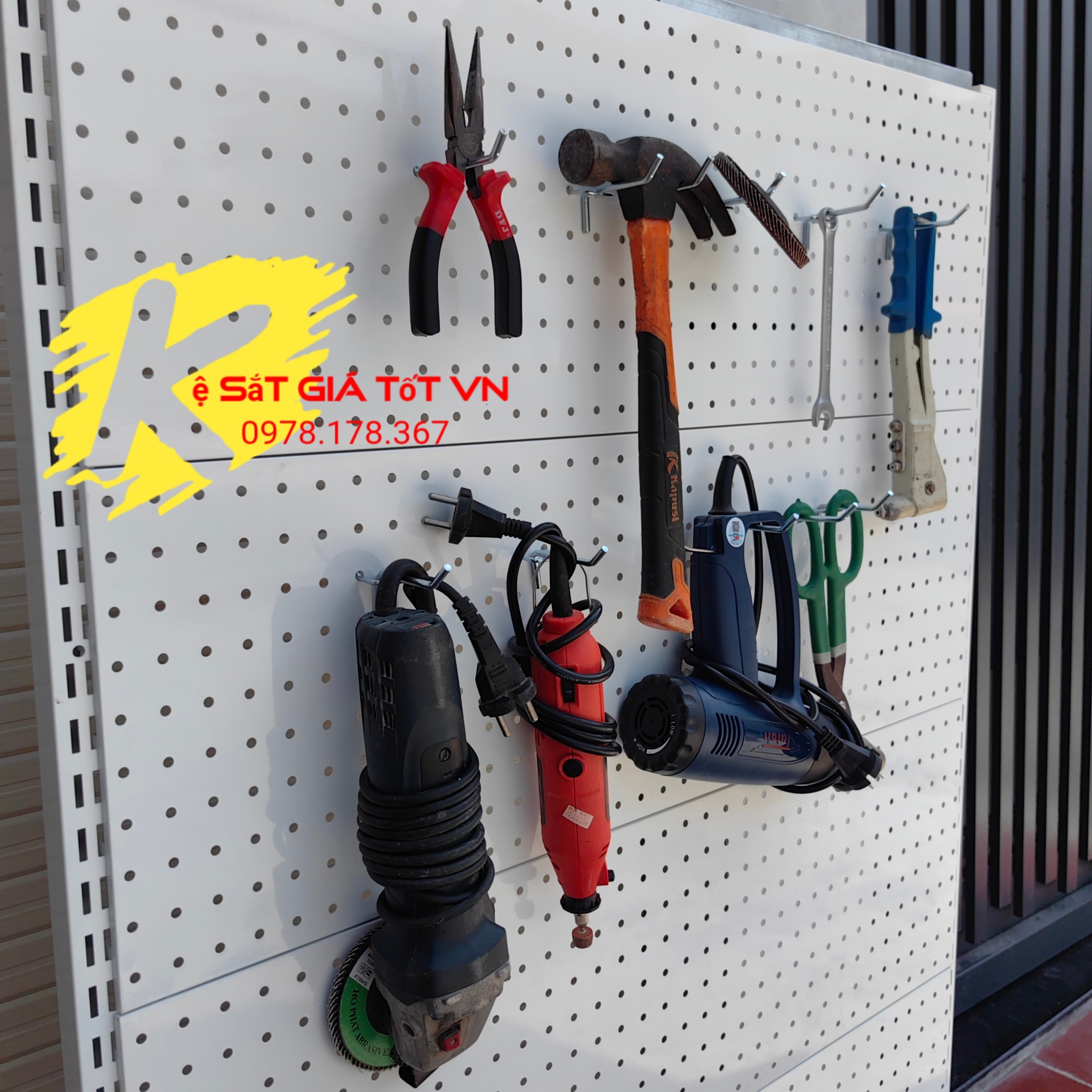 Bảng Tôn Đục Lỗ Gắn Thanh Treo Dụng Cụ Chắc Chắn