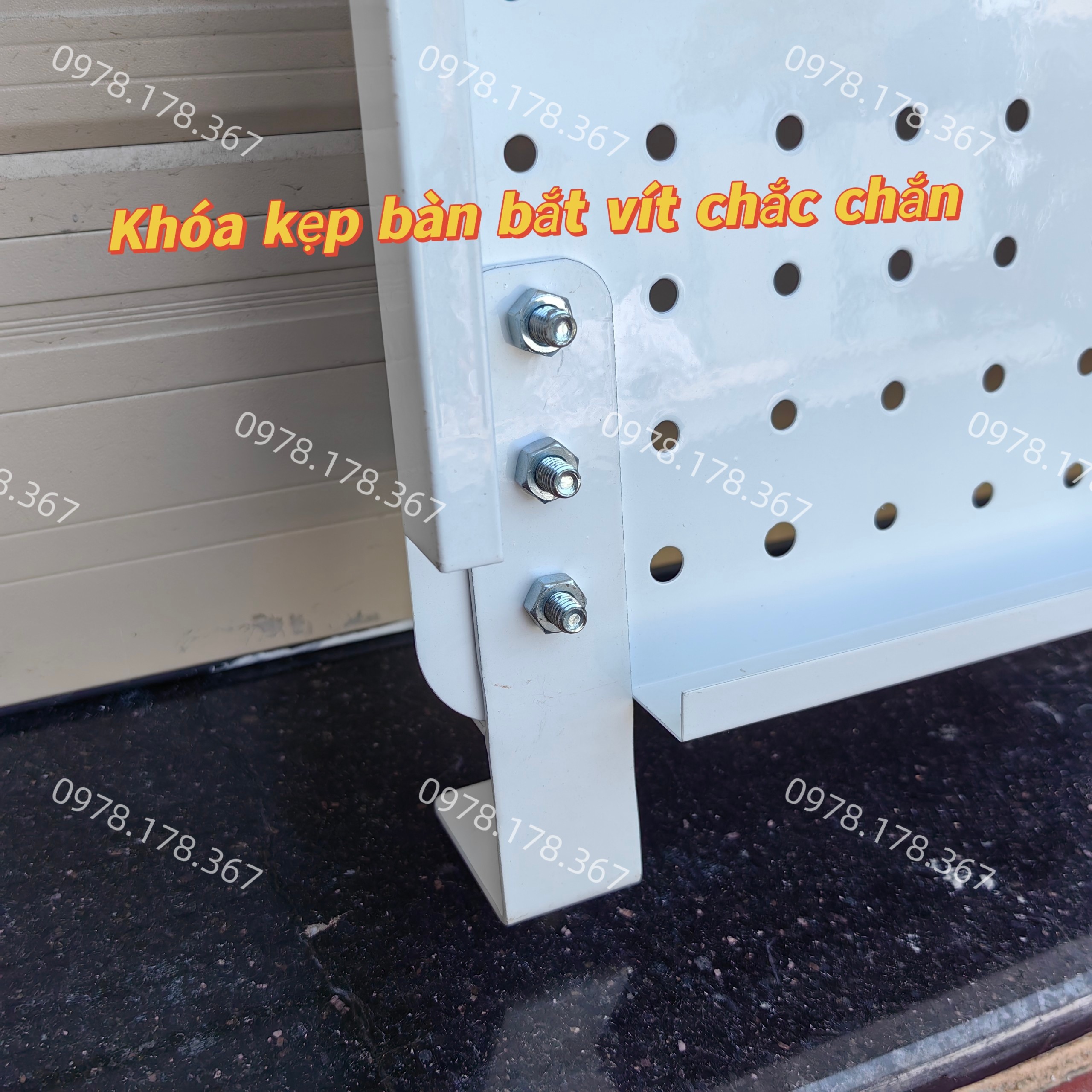 Bảng Pegboard Kẹp Bàn Lỗ Vuông Treo Đồ Nail, Mỹ Phẩm