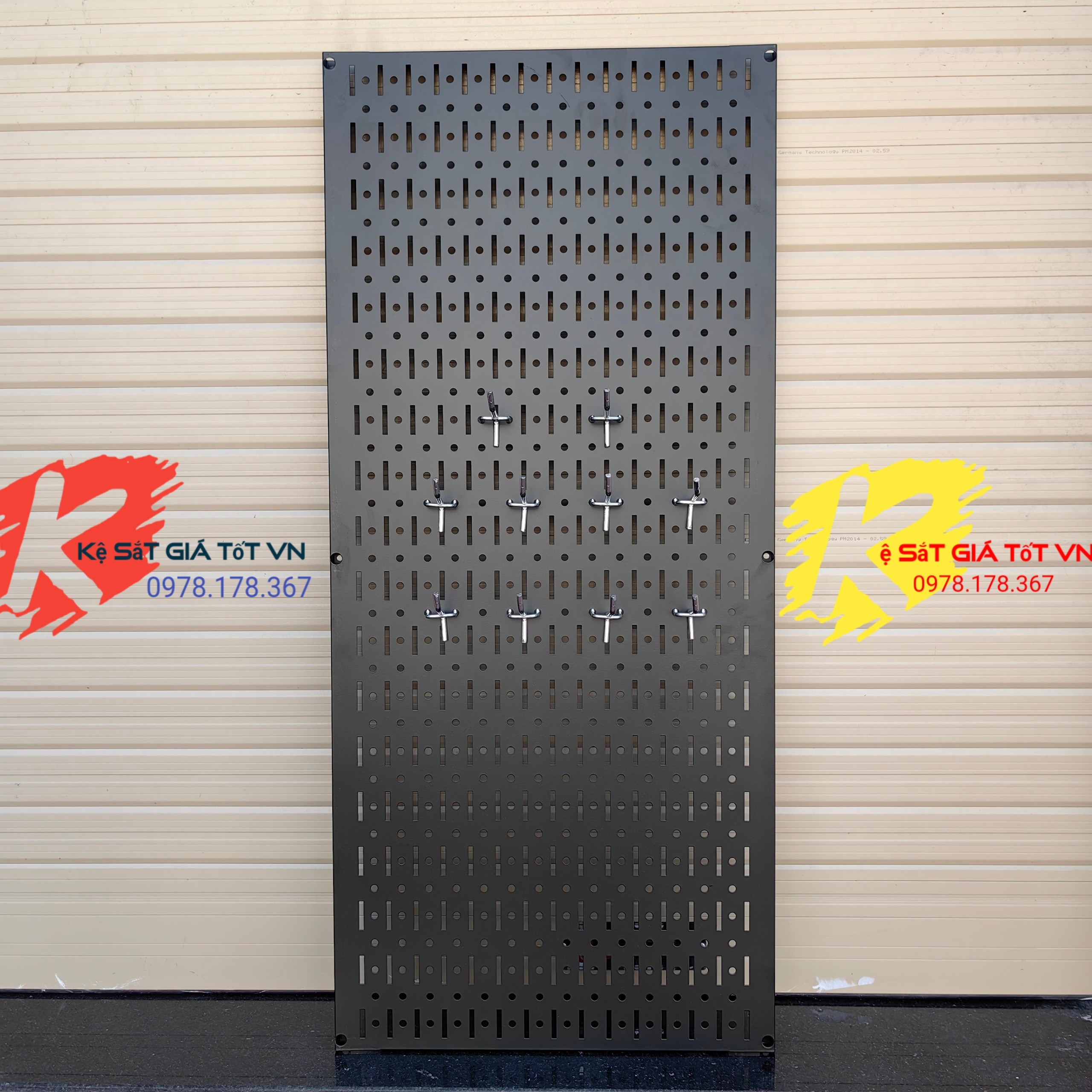 Bảng Pegboard treo phụ kiện sơn tĩnh điện cao cấp