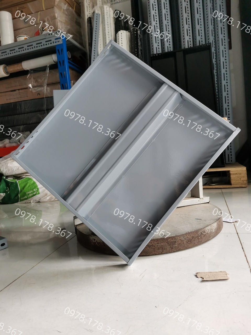 Mâm 40x40 lắp ráp kệ sắt V lỗ