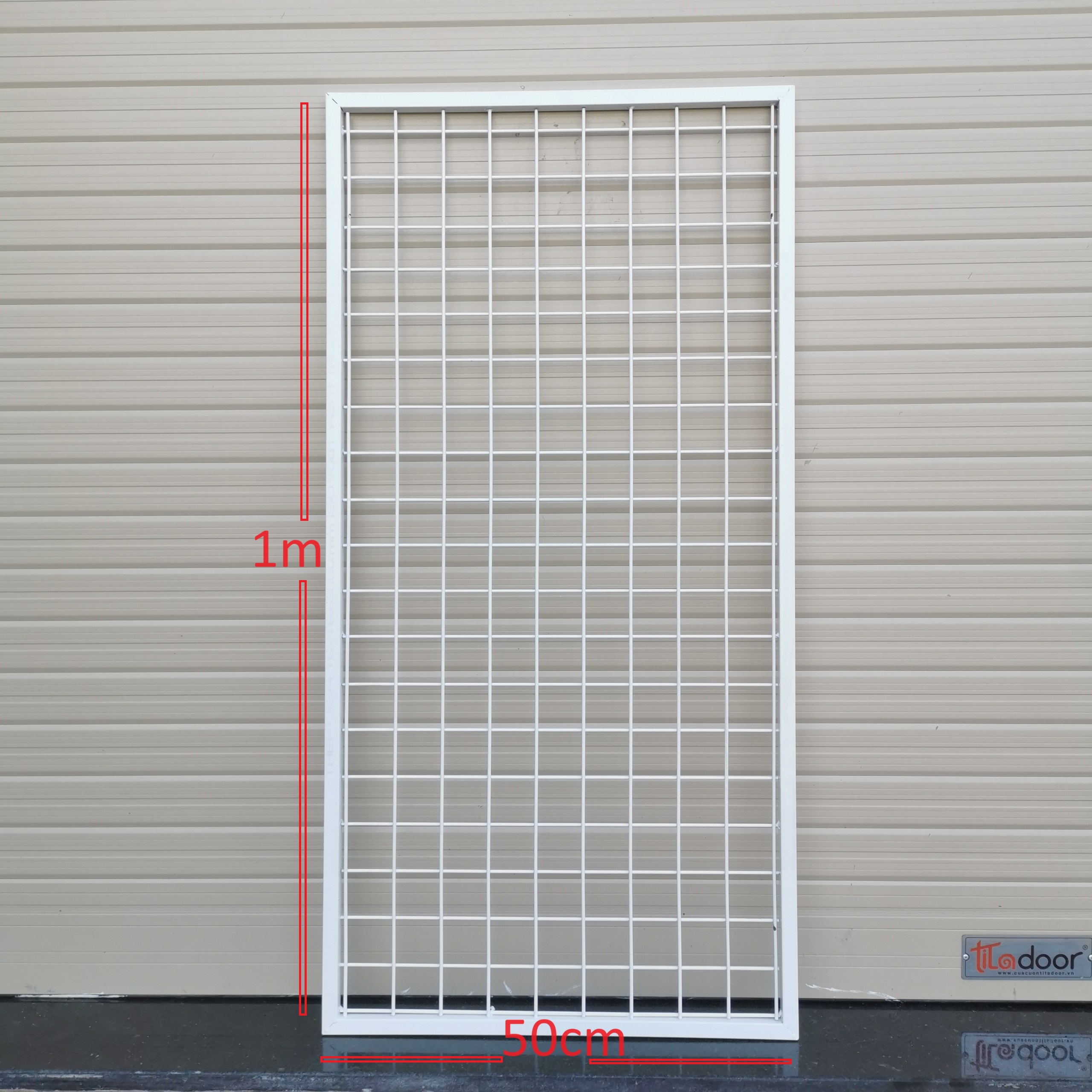 {Lưới dày 3.5li} Khung lưới có viền treo phụ kiện sơn tĩnh điện cao cấp – 1mx50