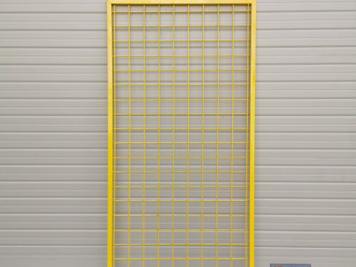 Khung lưới có viền treo phụ kiện đa năng