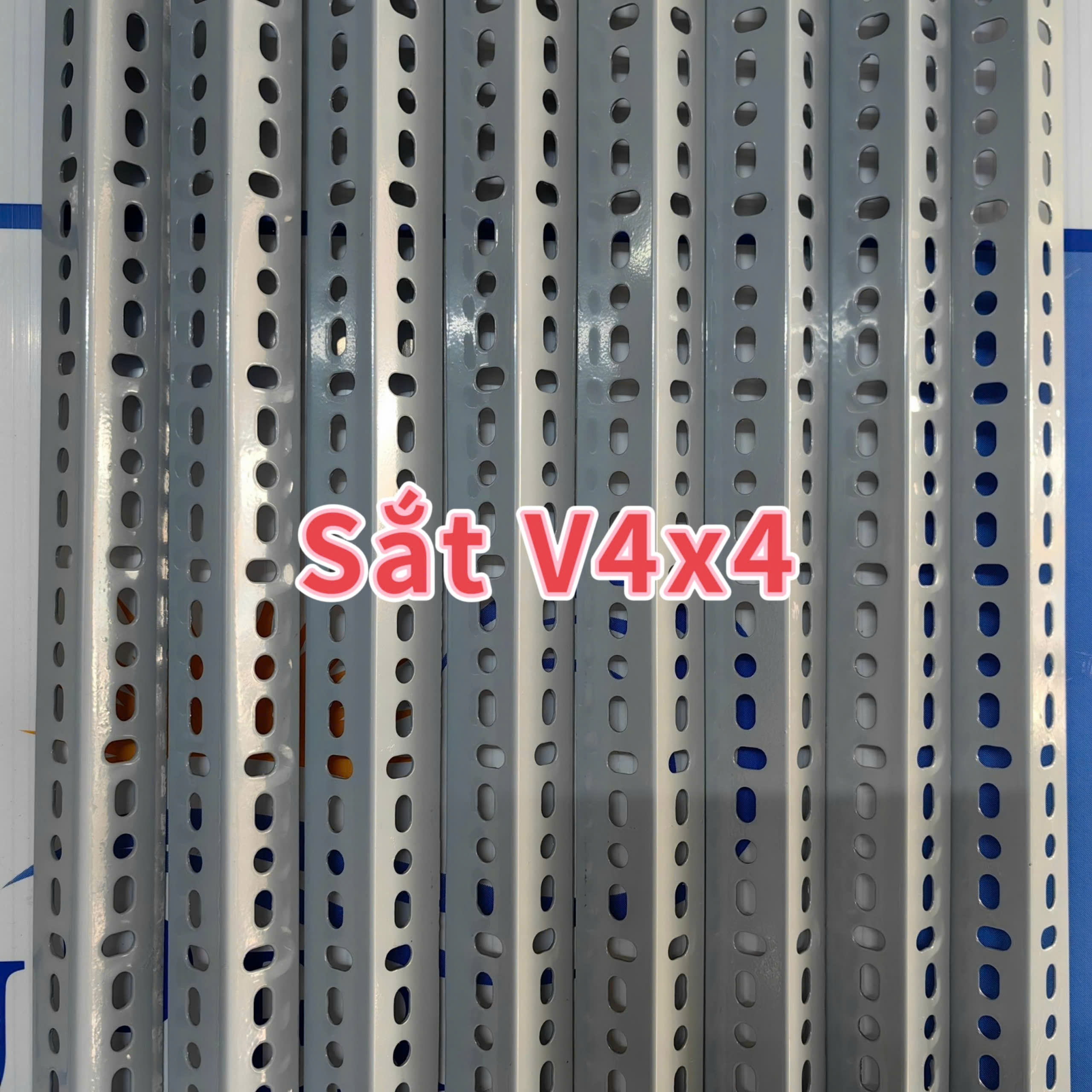 Sắt V4x4 lắp ráp kệ sắt V lỗ đa năng