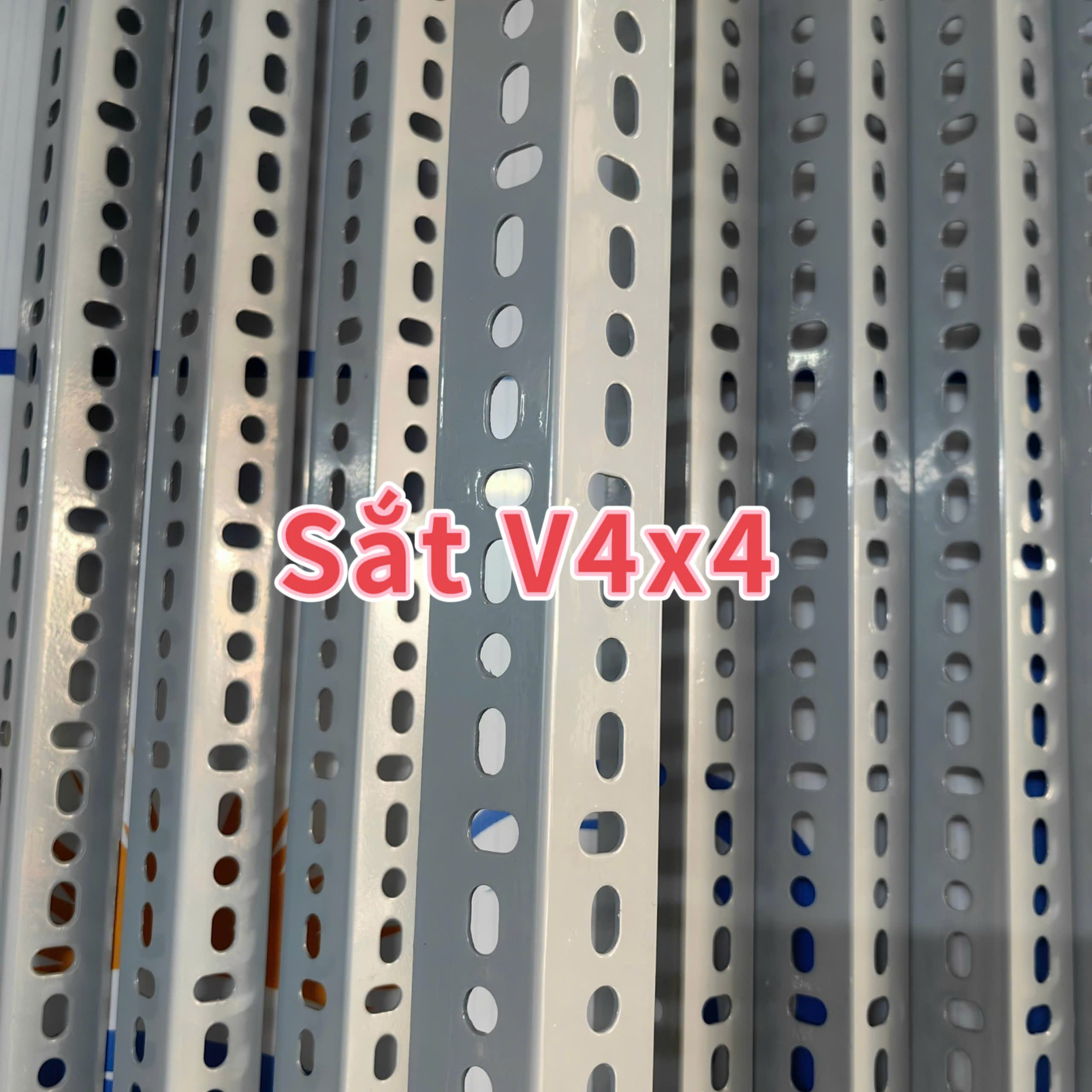 Sắt V4x4 lắp ráp kệ sắt V lỗ đa năng