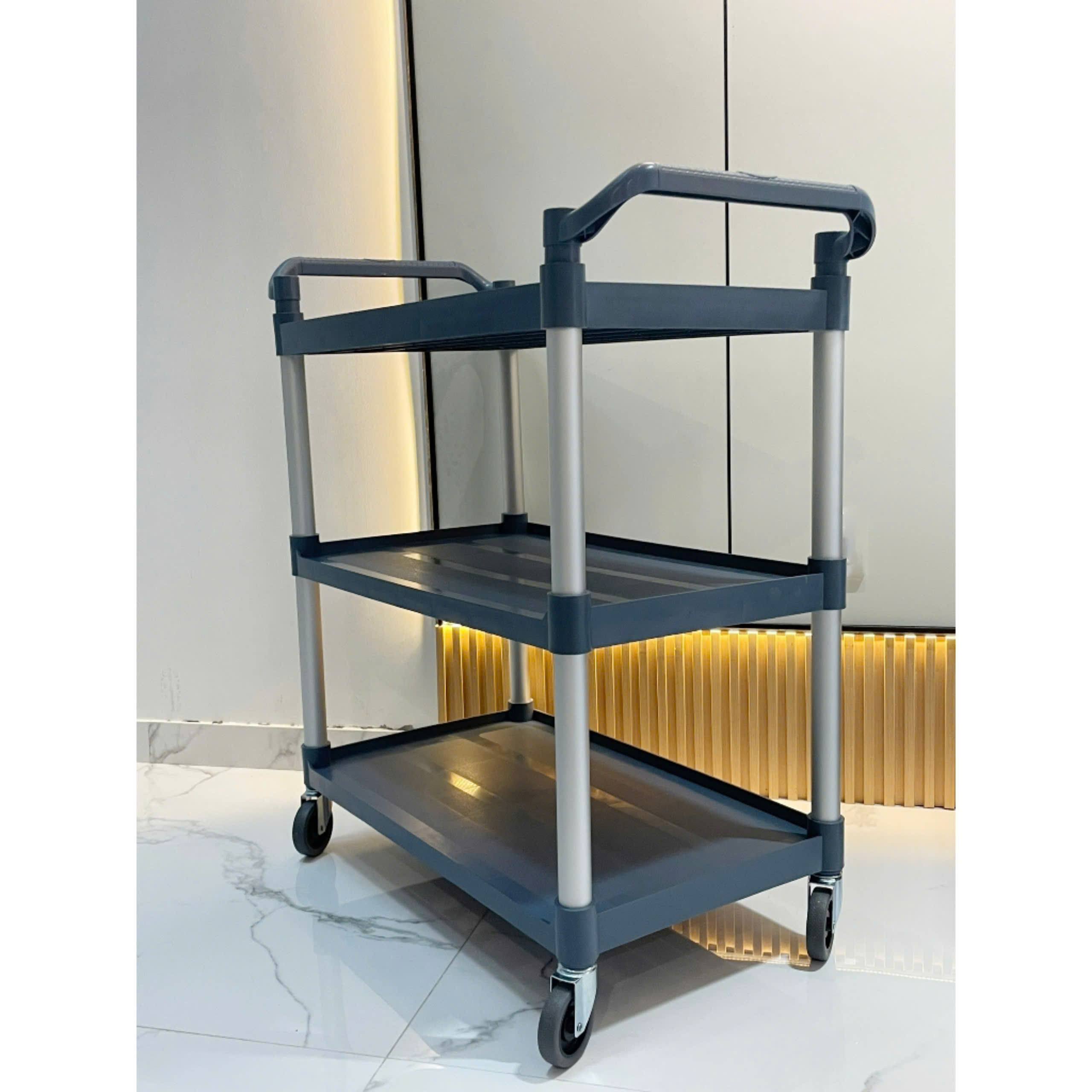 Xe Đẩy Thức Ăn 3 Tầng – Xe Phục Vụ Dọn Chén Dĩa Nhà Hàng