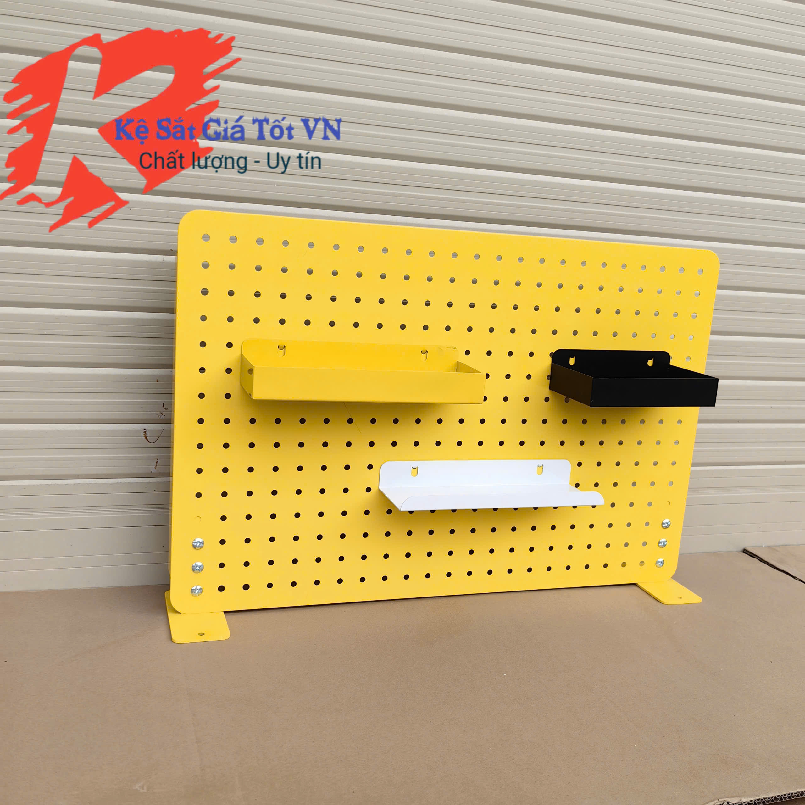 Bảng Pegboard Kim Loại Để Bàn Cài Móc Treo Phụ Kiện