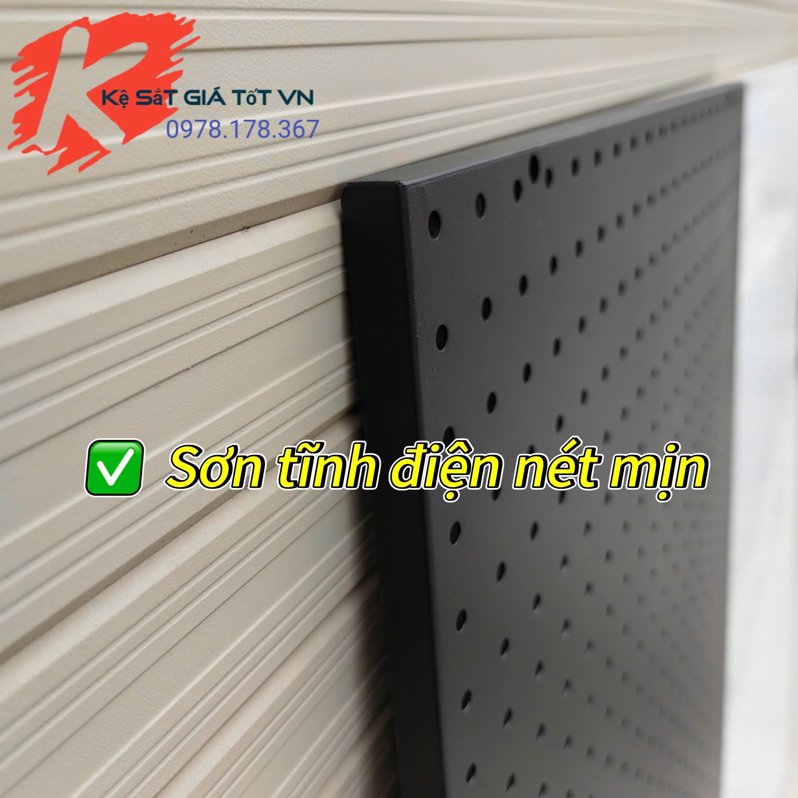 Tấm Tôn Đục Lỗ Treo Phụ Kiện Cao Cấp 1.2m x 50cm Chống Hoen Rỉ