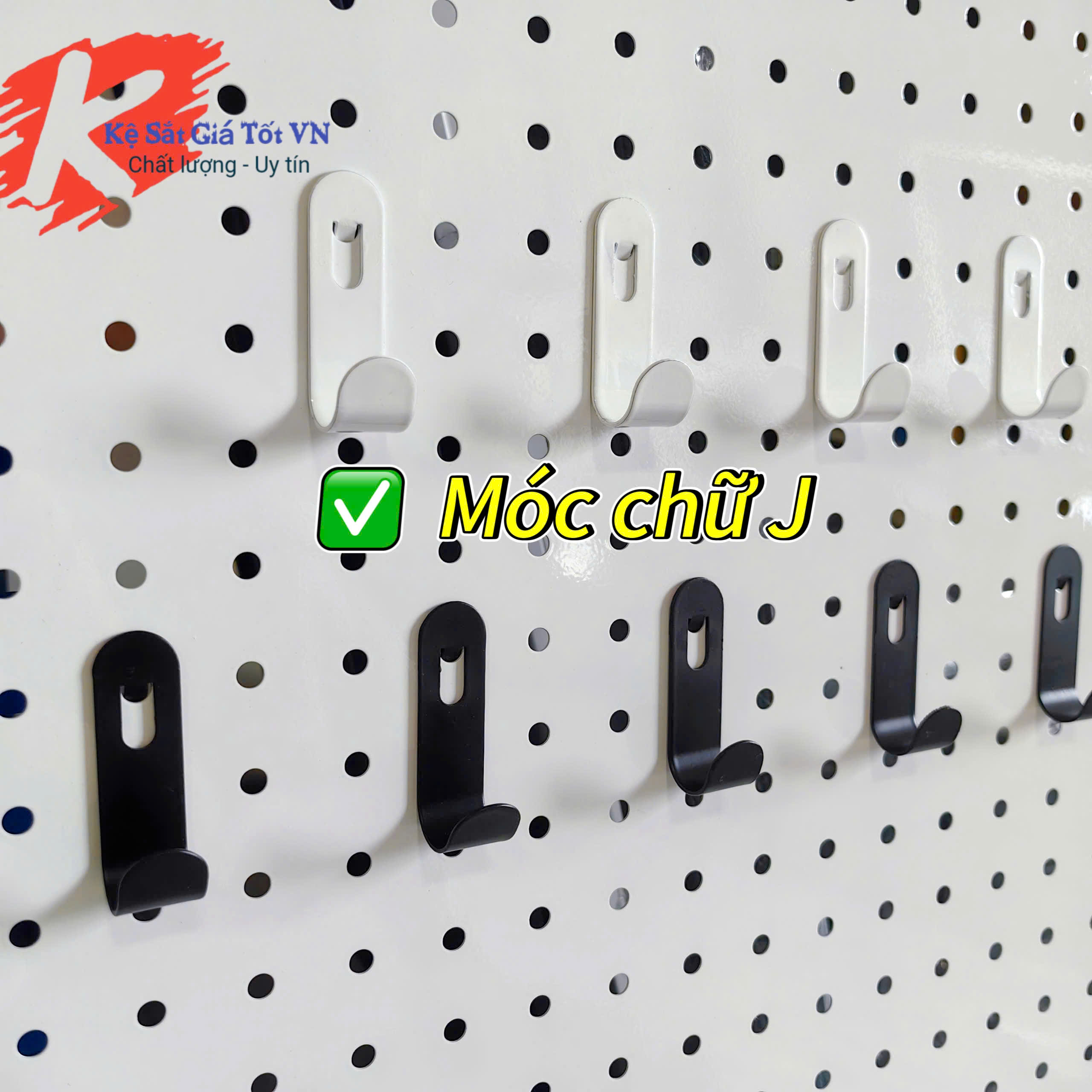 {MÓC CHỮ J} Móc cài tấm tôn đục lỗ – Móc cài bảng lỗ Pegboard cao cấp