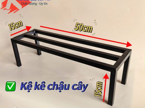 Kệ sắt kê chậu cây