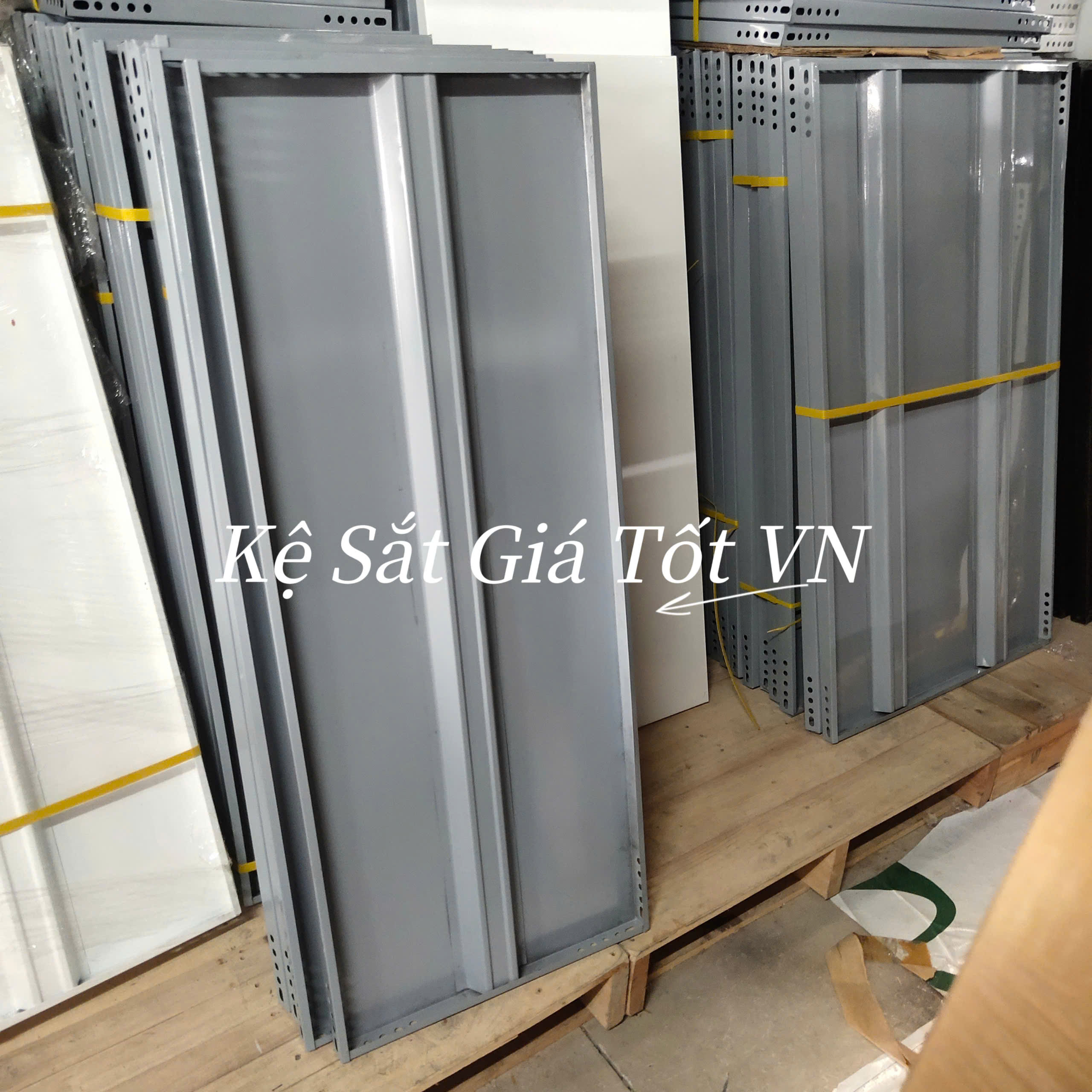 Mâm sàn lắp ráp kệ sắt V lỗ đa năng
