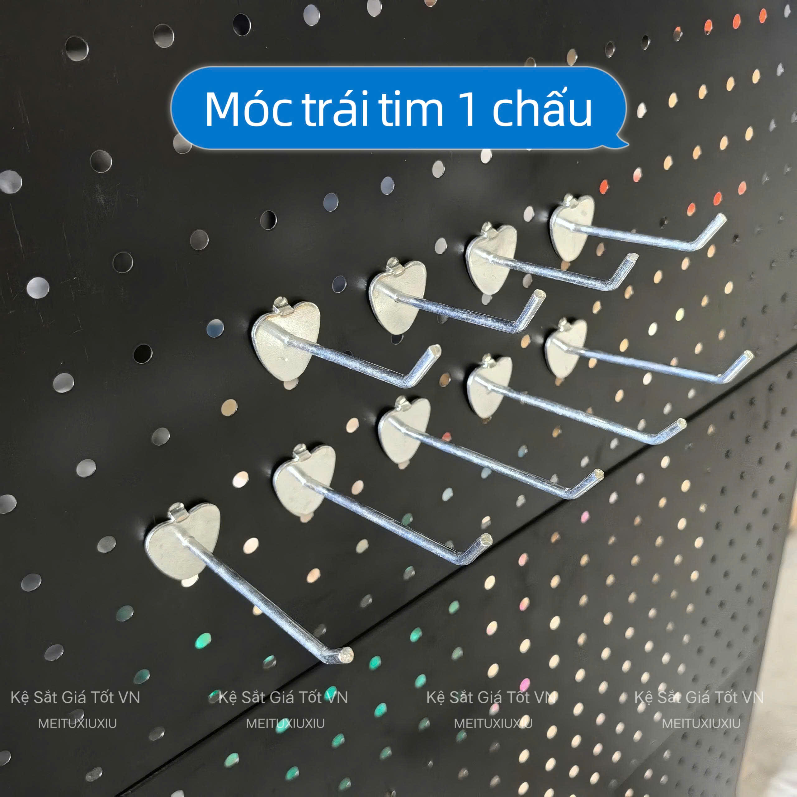 Móc trái tim 1 chấu cài tấm tôn đục lỗ treo phụ kiện