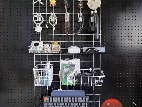 Tấm lưới sắt cài móc treo phụ kiện