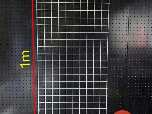 Tấm lưới sắt treo phụ kiện