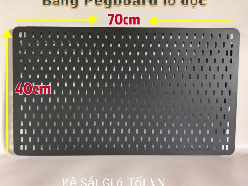 Tấm tôn đục lỗ cài móc treo phụ kiện