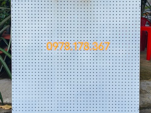 Tấm tôn đục lỗ cài mocw treo phụ kiện đa năng