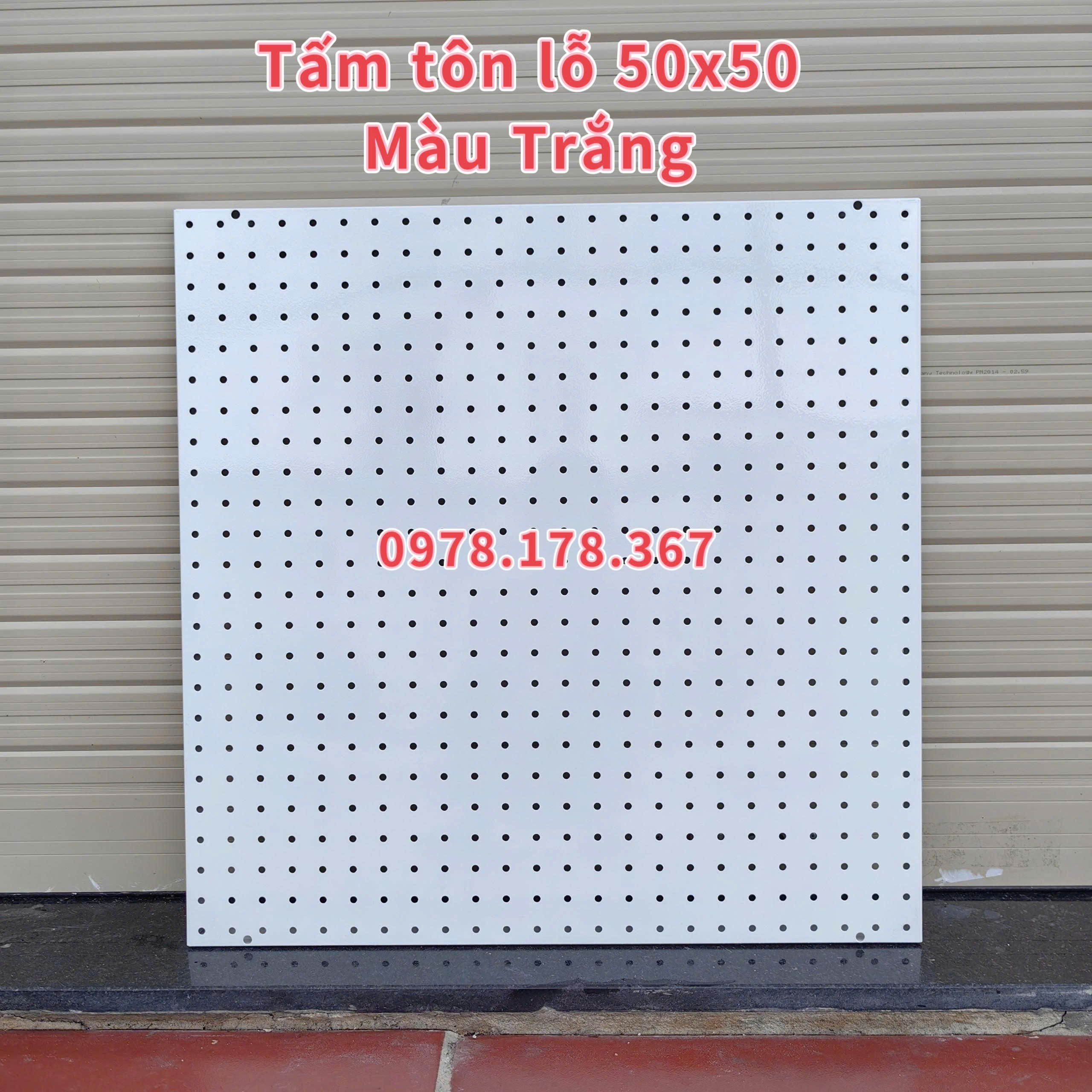 Bảng Lỗ 50x50 Pegboard – Treo Phụ Kiện Tiện Ích Cho Mọi Không Gian Pegboard Kim Loại 50x50 – Treo Móc, Trang Trí Tường Chuyên Nghiệp
