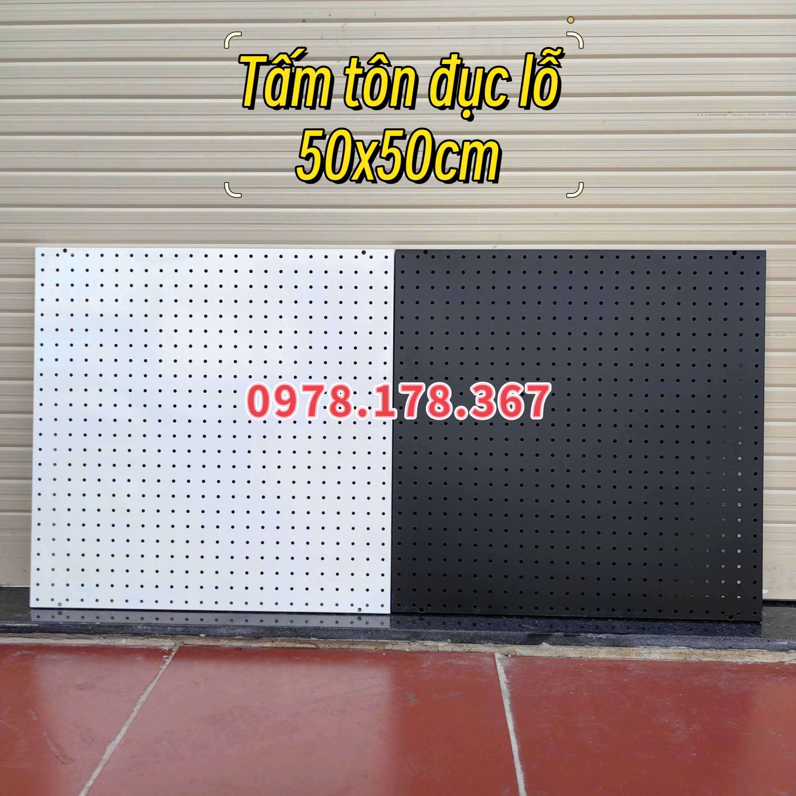Tấm Tôn đục lỗ cài móc treo phụ kiện - 50x50cm