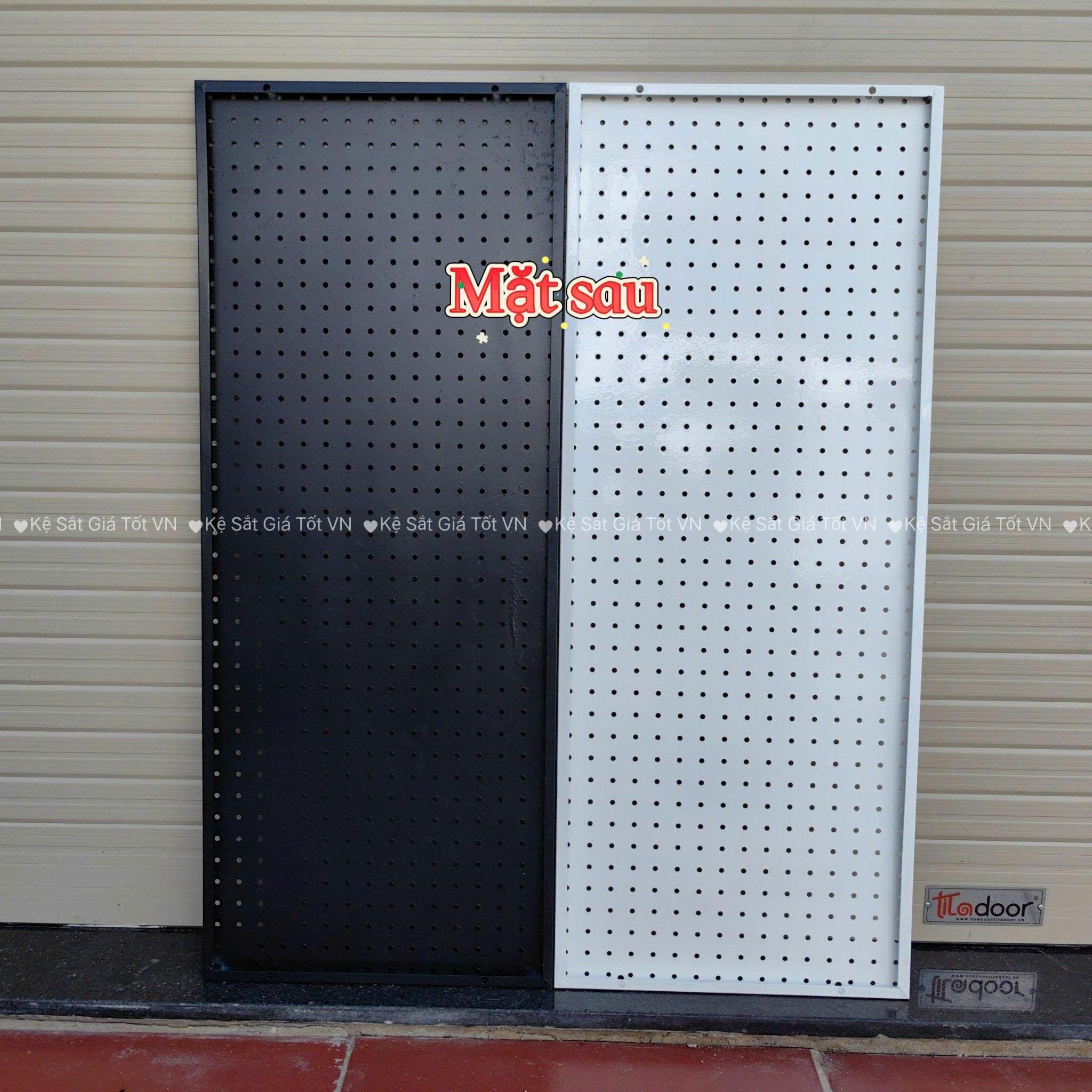 Tấm tôn bo góc vuông và cuốn cạnh 1.5cm