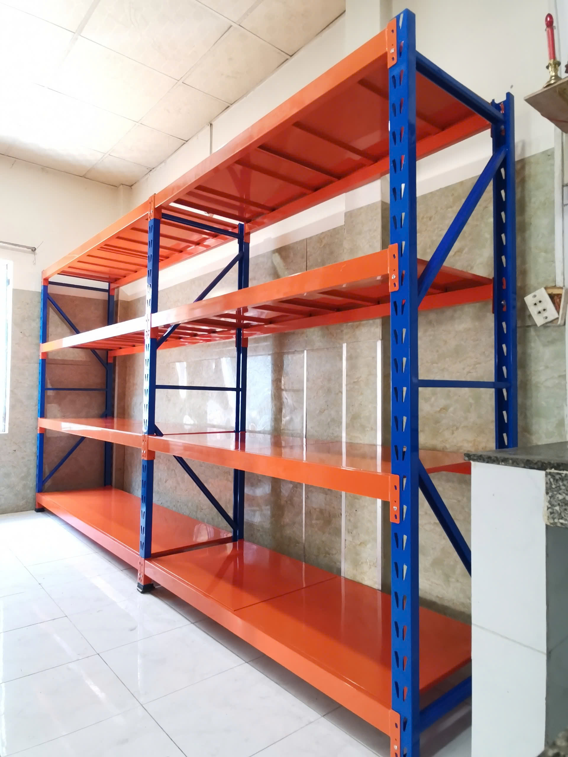 Kệ trung tải chứa hàng nặng