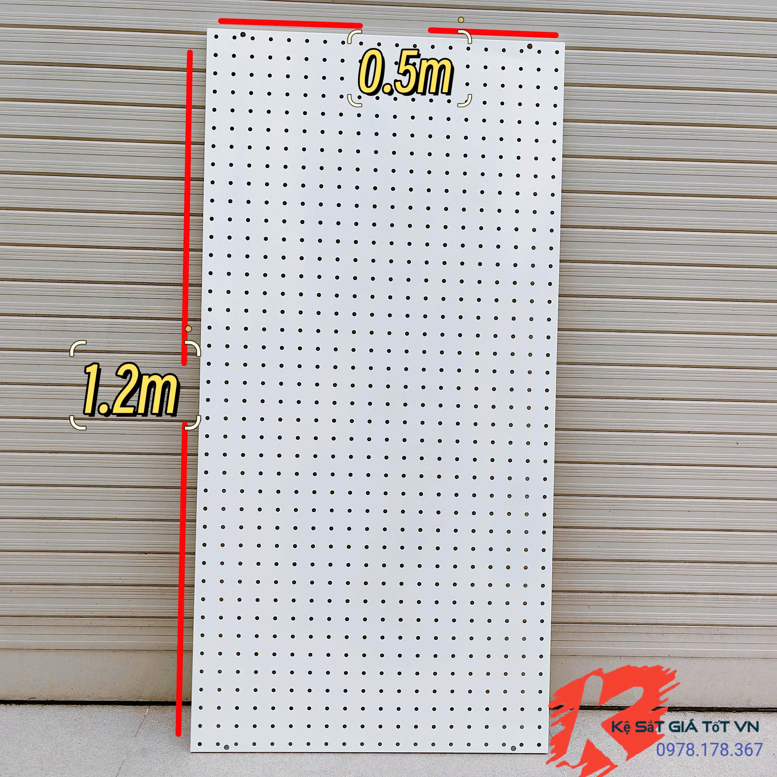 Tấm tôn đục lỗ cài móc treo phụ kiện - 1.2mx50