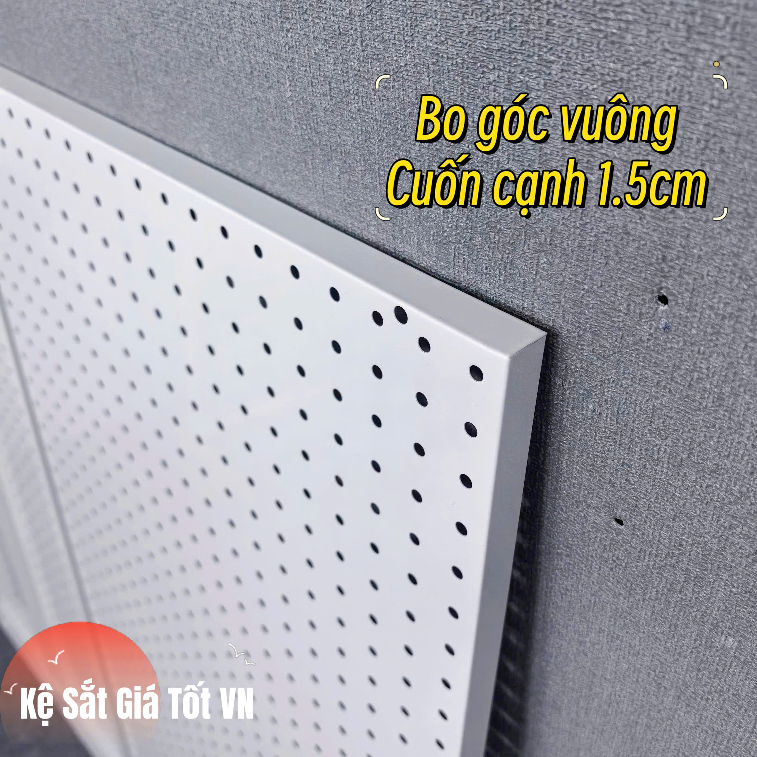 Tấm tôn bo góc vuông và cuốn cạnh 1.5cm rất chắc chắn