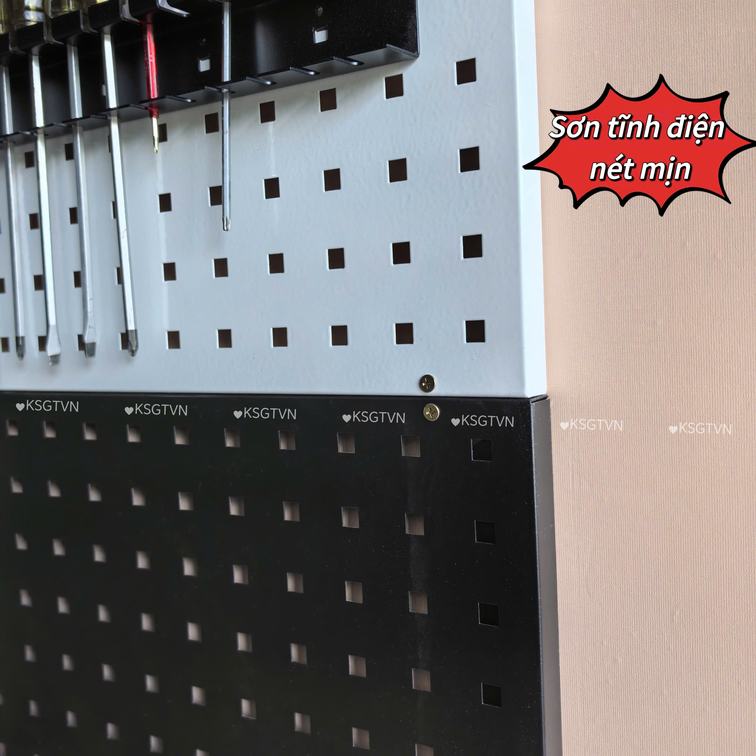 Bảng pegboard lỗ vuông sơn tĩnh điện nét mịn, chống rỉ sét và lau chùi bụi bẩn dễ dàng