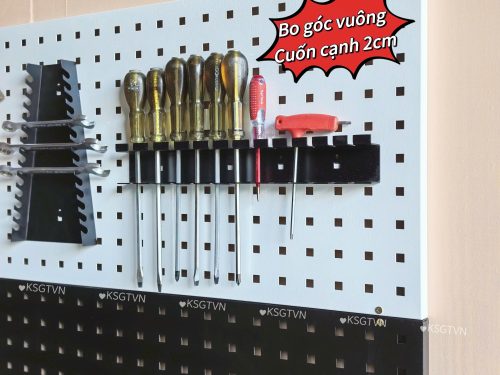 Bảng pegboard lỗ vuông bắt vít lên tường cài móc treo đồ cơ khí
