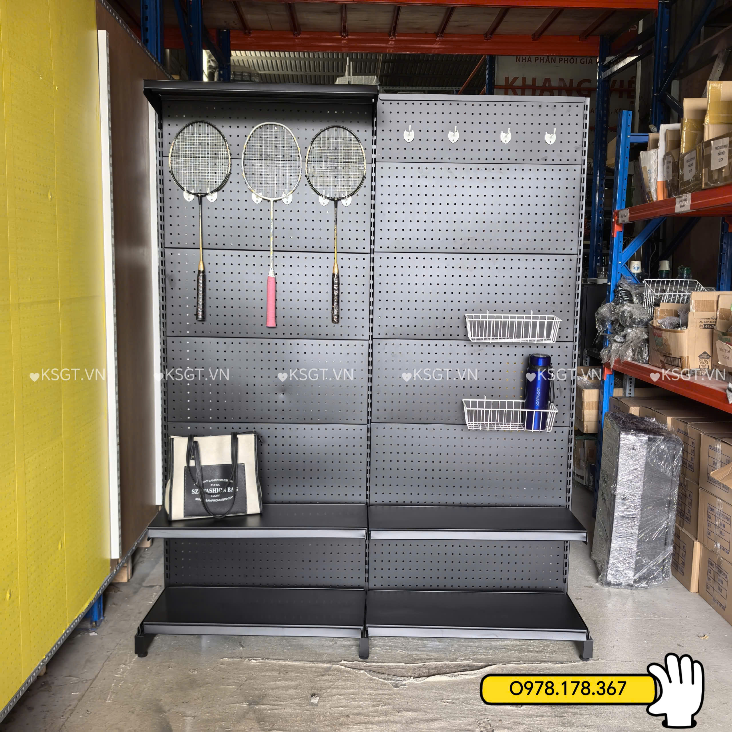Kệ Sắt Pegboard 90x180cm Treo Hàng Trưng Bày Đa Năng